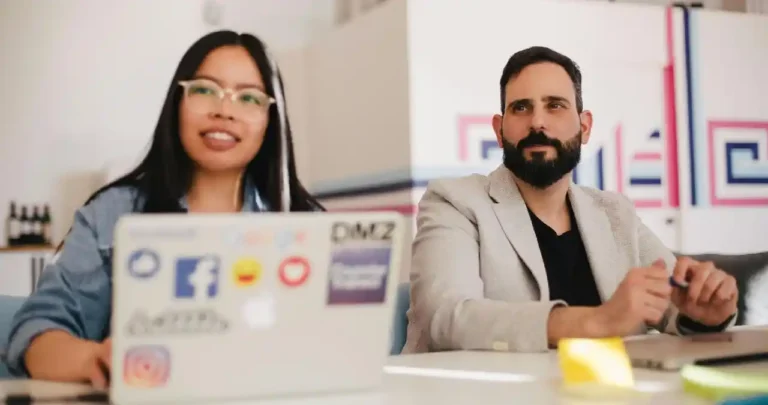 The Benefits of Implementing Knowledge Management Software in Organizations